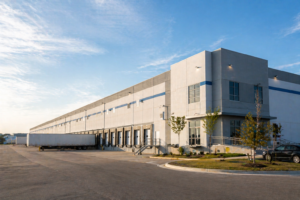 Intralogistics Verticals Explained: E-Commerce, Manufacturing, 3PL, VAS & Distribution